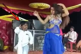 In Bihar three-feet ward member dance with bar-girls went Viral