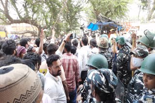 Police lathicharged in Kalindi Kunj area during action against encroachment