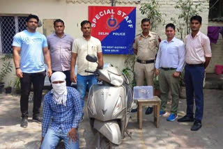 special staff of delhi police arrested auto lifter