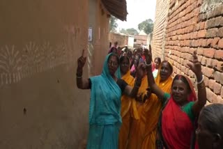 door-to-door-campaign-of-candidates-in-panchayat-elections-in-giridih