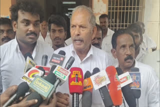 புளியரைப் பகுதியில் சமூக அமைப்பினர் சாலை மறியல் : கோட்டாச்சியர் தலைமையில் நடைபெற்ற பேச்சுவார்த்தை தோல்வி