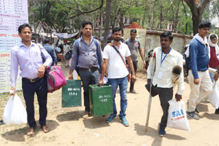 Polling Party arrived at the polling station for Panchayat elections in Hazaribag