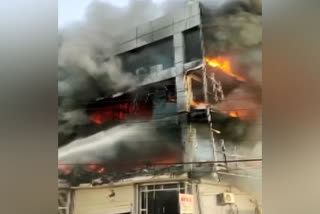 One dead after massive fire breaks out in building near Delhi Mundka metro station