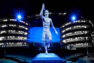 Manchester City unveil Sergio Aguero statue  Manchester City  Manchester City celebrate club s first Premier League title  സെർജിയോ അഗ്യൂറോയുടെ പ്രതിമ അനാച്ഛാദനം ചെയ്ത് മാഞ്ചസ്റ്റർ സിറ്റി  സെർജിയോ അഗ്യൂറോ  മാഞ്ചസ്റ്റർ സിറ്റി