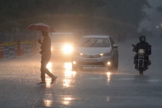 KERALA RAIN UPDATE  Red Alert in two districts in kerala  സംസ്ഥാനത്ത് ഉച്ചയ്ക്ക് ശേഷം ശക്തമായ മഴ  കേരളത്തിൽ ശക്‌തമായ മഴയ്‌ക്ക് സാധ്യത  കാലവര്‍ഷം മെയ് 27ന് എത്തുമെന്നാണ് കാലാവസ്ഥ നിരീക്ഷണ കേന്ദ്രം  HEAVY RAIN ALERT IN KERALA