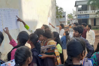 Girls outshine boys in Chhattisgarh board exams, bring laurels to families