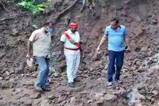 yercaud Landslide  salem collector inspection  salem collector inspection on yercaud Landslide area  salem collector  ஏற்காட்டில் மண் சரிவு  சேலம் மாவட்ட ஆட்சியர்  ஏற்காடு மண் சரிவு