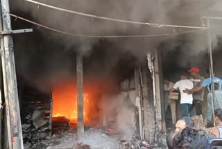 Fire in three storey clothing shop in Barwani