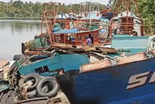 Cargo boat capsizes mumbai Ballard Pier