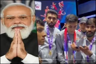 pm-narendra-modi-interacts-with-team-india-after-historic-triumph-in-thomas-cup-2022