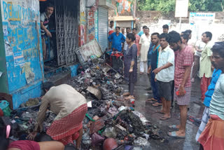 Ladies Beauty Parlor and Ice Cream Parlor Burnt in Asansol