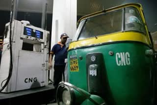 CNG price hiked per kg  വീണ്ടും കൂട്ടി സിഎൻജി വില  സിഎൻജി വില വര്‍ധനവ് രണ്ട് മാസത്തിനിടെ 12 തവണ  The price of CNG has been hiked by Rs 2 per kg