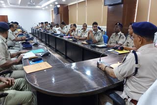 police-meeting-regarding-second-phase-voting-of-panchayat-elections-in-gumla