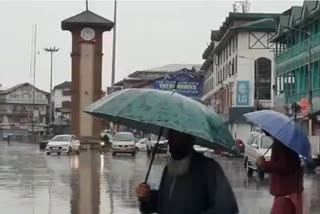 کشمیر: اگلے چوبیس گھنٹوں کے دوران کہیں کہیں بارشوں کا امکان