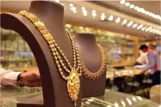 gold price in kerala  gold price in Kerala latest updates  reasons for gold price increase in kerala  കേരളത്തിലെ സ്വര്‍ണ വില  കേരളത്തിലെ സ്വര്‍ണ വില ചാഞ്ചാട്ടത്തിന് കാരണം  സ്വര്‍ണവില ഏറ്റവും പുതിയത്