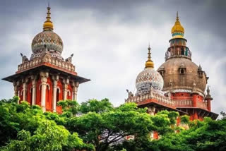 In a first Madras High Court hears case through Whatsapp  Madras High Court hears case through Whatsapp  Madras High Court hears case through Whatsapp for the first time  ജഡ്‌ജി വാദം കേട്ടത് വിവാഹ ചടങ്ങിനിടെ  ജഡ്‌ജിയും അഭിഭാഷകരും മൂന്നിടങ്ങളിൽ  ആദ്യമായി വാട്ട്‌സ്ആപ്പ് വഴി കേസ് പരിഗണിച്ചു  മദ്രാസ് ഹൈക്കോടതി വാട്ട്‌സ്ആപ്പ് വാദം  വാട്ട്‌സ്ആപ്പ് വഴി വാദം  വാട്ട്‌സ്ആപ്പ് വഴി വാദം കേട്ട് മദ്രാസ് ഹൈക്കോടതി