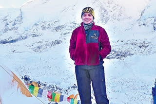 24 years Telangana woman climbed Mount Everest