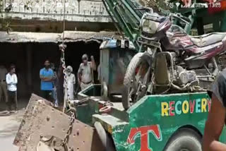 MCDs encroachment drive again in Khyala bulldozers broke floors confiscated shopkeepers goods