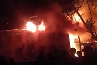 Two Residential Houses Gutted in Bandipora: آتشزدگی میں دو رہائشی مکان خاکستر