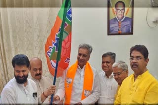 horatti officially joins bjp