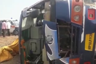 Bus overturns in Shahdol district