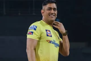 Dhoni reaction on Fan letter