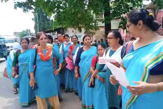 ICDS Workers Protested for Arrears in Kanksa