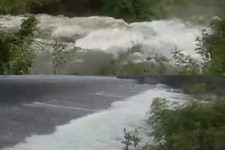 ಮೈದುಂಬಿ ಹರಿಯುತ್ತಿರುವ  ಹೆಬ್ಬಾಳ ಕೆರೆ