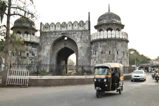 Aurangzeb Tomb Controversy
