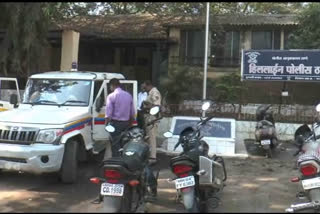 police officer arrested for taking bribe in ulhasnagar