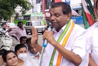 Thiruvanchoor Radhakrishnan against ldf  Thiruvanchoor Radhakrishnan against kerala government  കെ സുധാകരനെ ഒറ്റപ്പെടുത്താമെന്ന് കരുതേണ്ടെന്ന് തിരുവഞ്ചൂർ രാധാകൃഷ്ണൻ  സർക്കാരിന്‍റെ മരണമണിയാണ് തൃക്കാക്കരയെന്ന് തിരുവഞ്ചൂർ