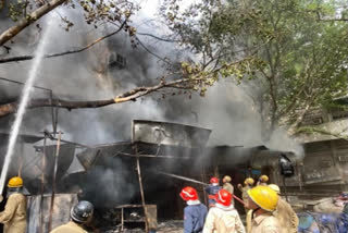 Major fire at Delhi Jhandewalan cycle market no injuries