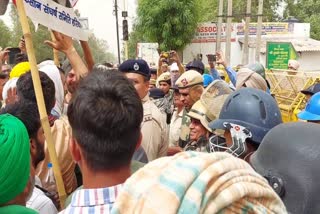 farmers protest in sirsafarmers protest in sirsa