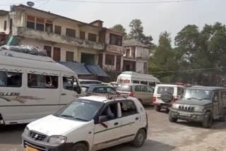 Collision between two vehicles on Kiratpur-Manali four lane