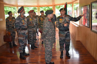 LT GENERAL UPENDRA DWIVEDI, REVIEWS SECURITY SCENARIO IN KASHMIR