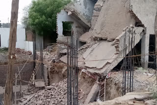 dwarka building accident