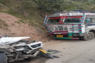 رامبن میں سڑک حادثہ، دس افراد زخمی