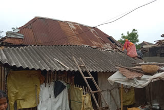 Several house damaged in Kalbaishakhi at Hooghly