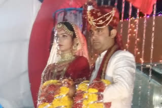 The Groom Hair Wig Came Out During at wedding ceremony