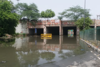 पुल प्रह्लादपुर रेलवे अंडरपास के नीचे जलभराव