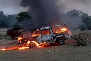 police-jeep-caught-fire-at-torpa-in-khunti