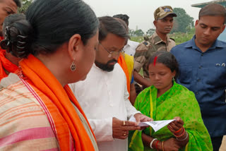 Agnimitra Chandana in Bally Ghat to stop illegal Sand smuggling