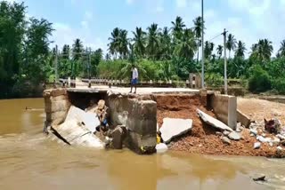 the-bridge-broken-at-harihara-taluk-davanagere