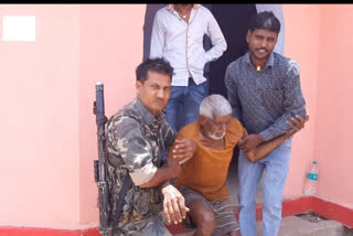 Jharkhand Police personnel helping handicapped people in Panchayat elections