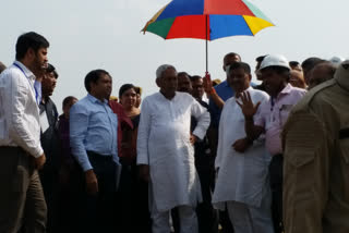 CM Nitish Kumar Inspects Rubber Dam Project: وزیر اعلیٰ نتیش کمار نے ترقیاتی منصوبوں کا جائزہ لیا