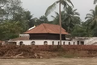 Hindu groups lay claim Malali Badaria Juma Masjid in Mangalore  Malali Badaria Juma Masjid  മംഗളൂരു മലാലി ബദരിയ ജുമാ മസ്‌ജിദിനുമേൽ അവകാശവാദവുമായി ഹിന്ദു സംഘടനകൾ  മംഗളൂരു മലാലി ബദരിയ ജുമാ മസ്‌ജിദിനുമേൽ അവകാശവാദവുമായി ഹിന്ദു സംഘടനകൾ രംഗത്ത്  ഹിന്ദു സംഘടനകൾ മംഗളൂരു മലാലി ബദരിയ ജുമാ മസ്‌ജിദിനുമേൽ അവകാശമുന്നയിച്ചു  പള്ളിയുടെ പുനർ നിർമാണത്തിനിടെ ക്ഷേത്രത്തിലേതെന്ന് തോന്നിക്കുന്ന കല്ലുകൾ കണ്ടെന്നാരോപണം  ഹിന്ദു സംഘടനകൾ പള്ളിക്കുമേൽ അവകാശമുന്നയിച്ചു