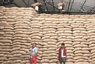चीनी के निर्यात पर केंद्र सरकार , India to restrict sugar exports