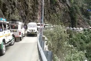 Pilgrims getting upset due to jam between Sonprayag to Gaurakund