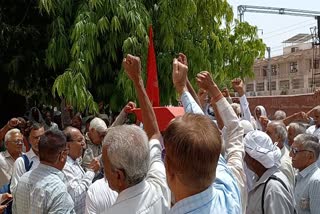 Retired Rajasthan Roadways employees protest