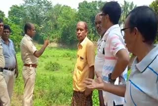 Locals stand up against the pond Filling